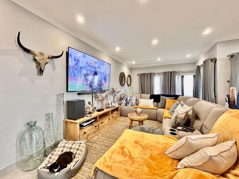 4 Bedroom Property for Sale in Everglades Estate North West